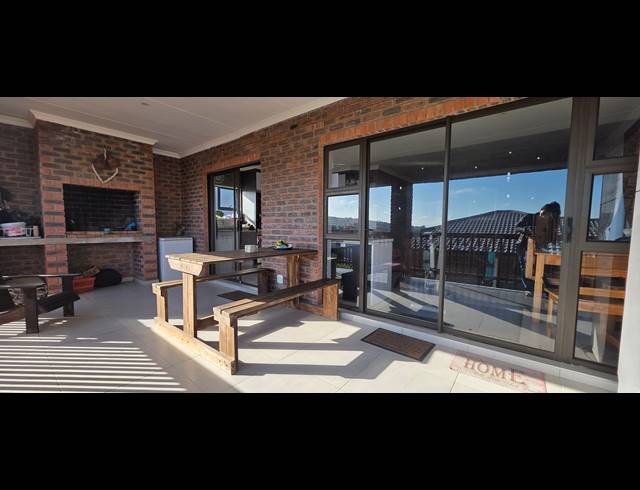 7 BEDROOM HOUSE FOR SALE IN DANA BAY